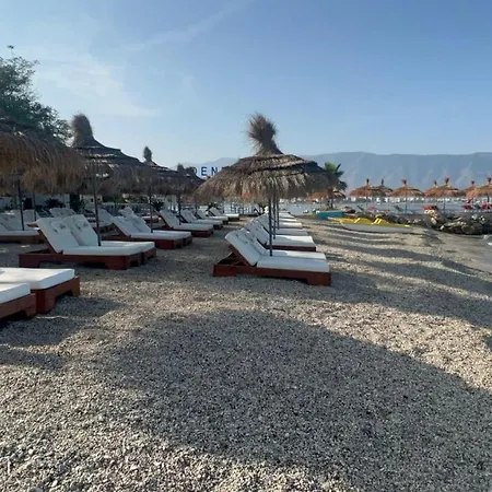 Denta ホテル Radhimë