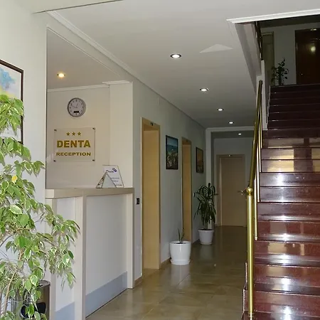Denta ホテル Radhimë