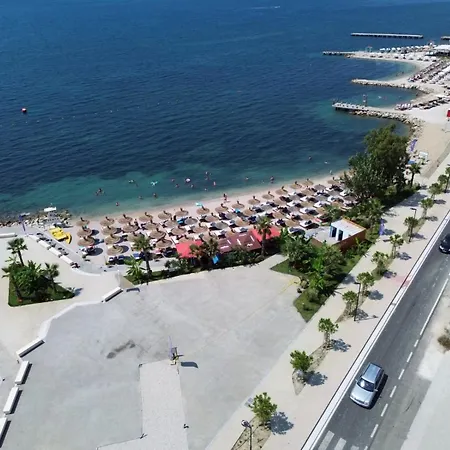 Denta Hotel Radhimë