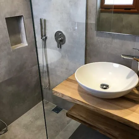 酒店 Denta Radhimë