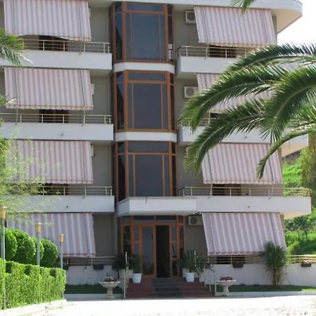 Denta 4* Radhimë